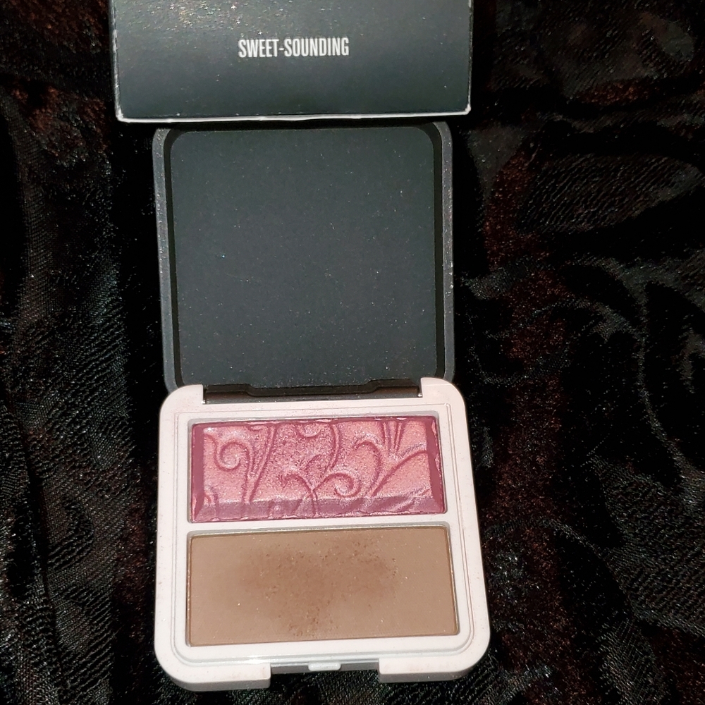 Swatched Sweet sounding Duet eyeshadow